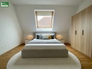 Zentrale 2 Zimmer Wohnung mit Balkon, Schlossbergblick...