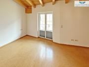 Zentrale 4 Zimmer Wohnung im Dachgeschoß