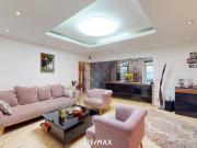 Zentrale 4 Zimmer Wohnung mit Loggia, Sauna & Tiefgarage...