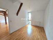 Zentrale Dachgeschoß Wohnung: 2 Zimmer + Galerie...