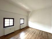 zentrale Dachgeschosswohnung Optional mit EBK + Aufzug...