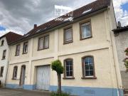 Zentral gelegenes Mehrfamilienhaus • 3 Wohneinheiten •...