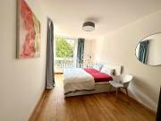 Zentrale & kernsanierte 3 Zimmer Wohnung mit Loggia und...