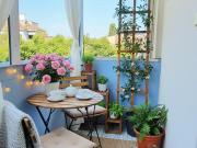 Zentrale Ruhelage: WG taugliche 2 Zimmer Wohnung mit Balkon