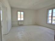 Zentrale Wohnung mit Tageslichtbad / 2.OG rechts