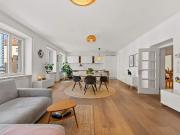 Zentrumslage! Altbaujuwel & große Balkon Oase in den...