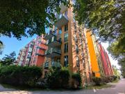 ZENTRUMSNAH UND IM GRÜNEN EINZIGARTIGE 3 ZIMMMER WOHNUNG