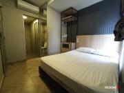 Zero Deposit Queen Bedroom with Attached Bathroom at...