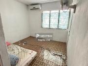 找靠近 和在新加坡工作的朋友就要看这间在【 】的4房式公寓   【地点便利 分钟到  /   】投资自住皆可