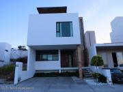 Zibatá casa de 3 recamaras en VENTA QR571