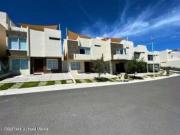 Zibata Casa de segunda mano con roof, sala de TV y 3...