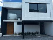 Zibatá Venta! Casa grande con habitación en PB y cuarto...