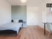 Zimmer in 4 Zimmer Wohnung zur Miete in Berlin