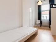 Zimmer in 5 Zimmer WG in Berlin zu vermieten