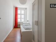 Zimmer in 5 Zimmer Wohnung in Neukölln, Berlin