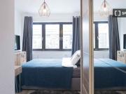 Zimmer in 5 Zimmer Wohnung zu vermieten, Frankfurt