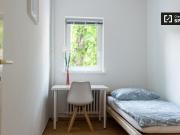 Zimmer in 7 Zimmer Wohnung zur Miete in Berlin