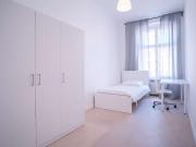 Zimmer in Apartment mit 5 Schlafzimmern in Prenzlauer Berg
