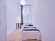 Zimmer in der Wohnung in Charlottenburg Wilmersdorf, Berlin