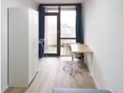 Zimmer in einer 3 Zimmer Wohnung in Düsseldorf