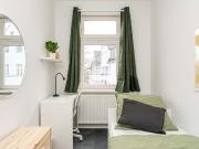 Zimmer in einer 8 Zimmer WG in Berlin zu vermieten