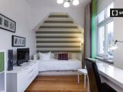 Zimmer in einer 9 Zimmer WG in Berlin zu vermieten