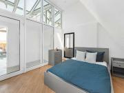 Zimmer in einer WG mit 13 Schlafzimmern, Berlin