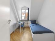 Zimmer in einer WG mit 13 Schlafzimmern, Berlin