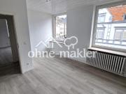 Zimmer in Mädchen WG In zentraler sanierter Wohnung mit...