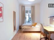 Zimmer in möblierter und betreuter Wohngemeinschaft/Moabit