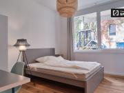 Zimmer in Wohngemeinschaft in Neubau. Hochzeit. Berlin