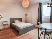 Zimmer in Wohngemeinschaft in Neubau. Hochzeit. Berlin