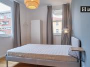 Zimmer in Wohngemeinschaft in Neubau. Hochzeit. Berlin