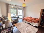 Zimmer mit Balkon in 2er WG frei