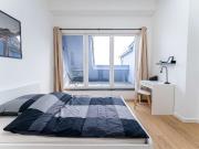 Zimmer zu vermieten in 10 Zimmer Wohnung in Berlin