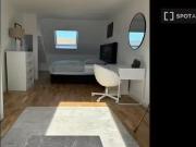 Zimmer zu vermieten in 3 Zimmer Wohnung in Düsseldorf