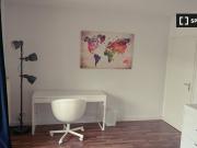Zimmer zu vermieten in 3 Zimmer Wohnung in Frankfurt