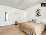 Zimmer zu vermieten in 4 Zimmer Wohnung in der...