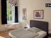 Zimmer zu vermieten in 4 Zimmer Wohnung in Frankfurt