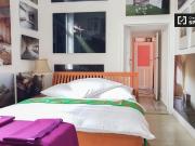 Zimmer zu vermieten in Apartment mit 3 Schlafzimmern in...