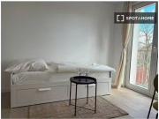 Zimmer zu vermieten in einer 3 Zimmer Wohnung in Tempelhof