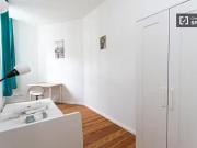 Zimmer zu vermieten in einer 5 Zimmer Wohnung in...