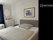 Zimmer zu vermieten in einer 6 Zimmer Wohnung in Frankfurt Zimmer zu vermieten in einer 6 Zimmer Wohnung in Frankfurt
