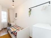 Zimmer zu vermieten in einer Wohnung in Berlin Treptow