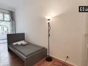 Zimmer zu vermieten in einer Wohnung mit 3 Schlafzimmern...