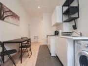 Zimmer zu vermieten in einer Wohnung mit 3 Schlafzimmern...