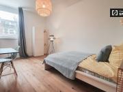 Zimmer zu vermieten in einer Wohnung mit 3 Schlafzimmern...