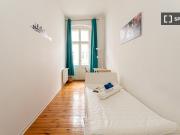 Zimmer zu vermieten in einer Wohnung mit 3 Schlafzimmern...