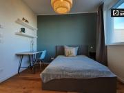 Zimmer zu vermieten in einer Wohnung mit 3 Schlafzimmern...