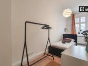 Zimmer zu vermieten in einer Wohnung mit 3 Schlafzimmern...